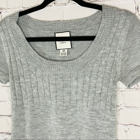 At Last Women’s Knitted Design Gray Long Top Med - Picture 5 of 9